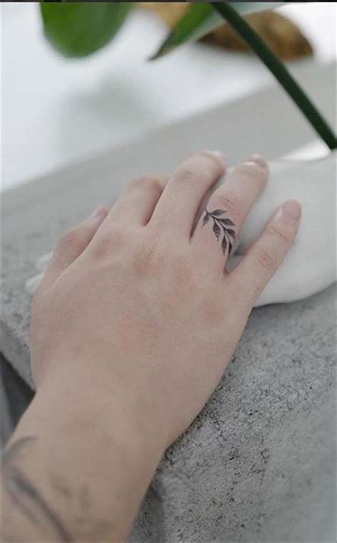 Pin By Mamma Mette On Tatuering Small Finger Tattoos Finger Tattoo