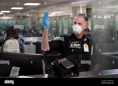 how to become a customs officer at airport