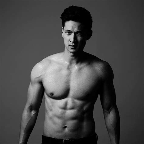 One of TV's Hottest Asian Hunks Just Joined 'Crazy Rich Asians'