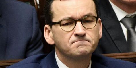 Mateusz Morawiecki Mama Prawie Zgin A Przez Sb