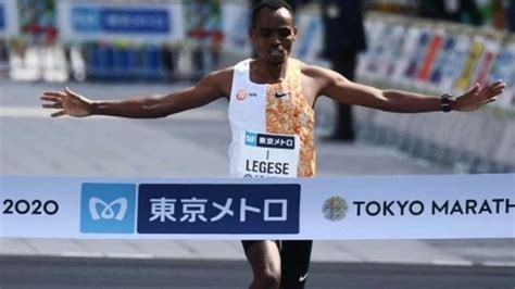 Birhanu Legese Bicampe O Da Maratona De T Quio