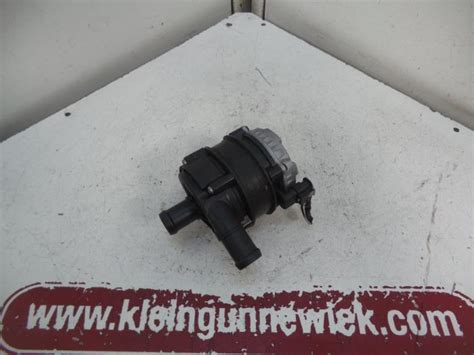 Water Pump Volkswagen Passat 04L965567A