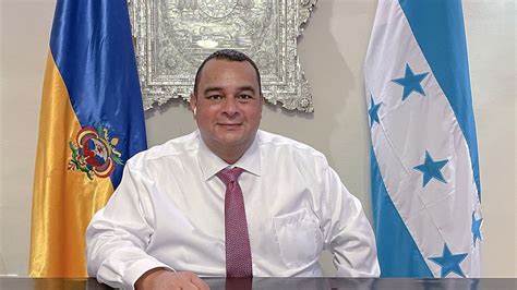 Alcalde Jorge Aldana resulta herido tras explosión