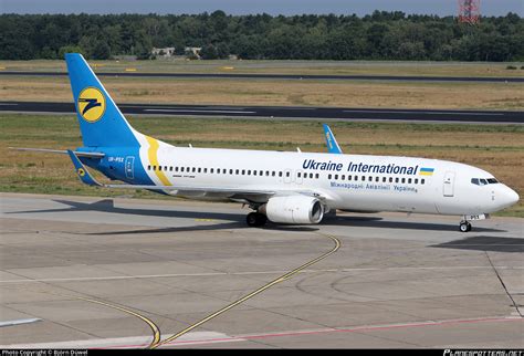 UR PSX Ukraine International Airlines Boeing 737 8EH WL Photo by Björn