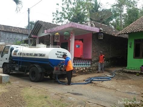 Distribusi Bantuan Air Bersih Hari Ke Di Desa Pelutan