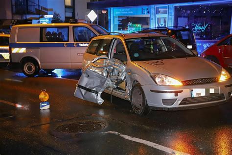 Bilder Unfall Auf Der Hochstra E In Wuppertal Elberfeld