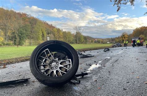 Straße nach Unfall stundenlang gesperrt