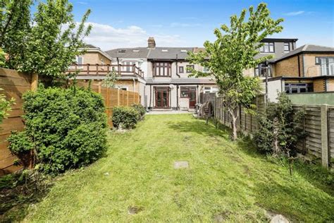 Ashburton Avenue Ilford Ig3 3 Bedroom Terraced House For Sale