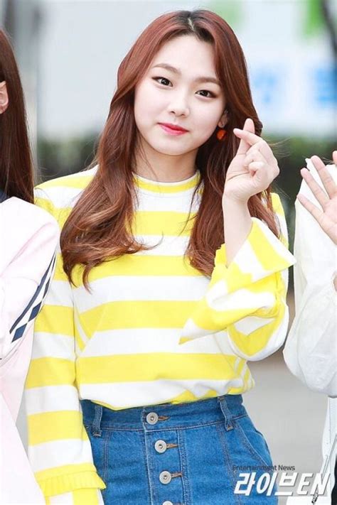 Kang Mina Gugudan On The Way To Music Bank Pics Extended Play