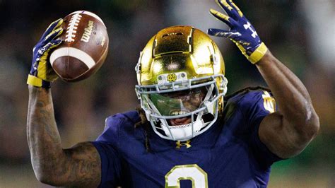 Notre Dame Moves Up Two Spots In The Ap Top 25 Poll After Win Over Fsu