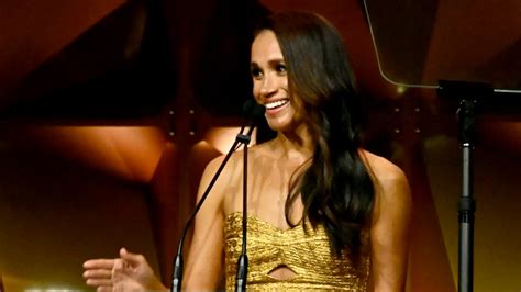 Meghan Duchess Of Sussex Receives Women Of Vision Award In New York Abc News