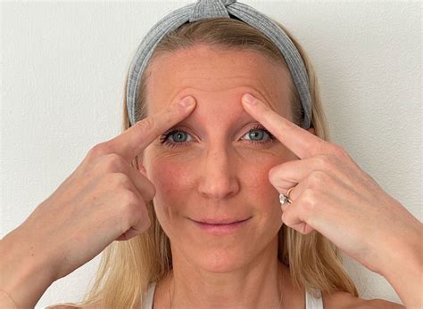 The 5 Best Face Yoga Exercises For Ageless Sculpted Skin — Eat This