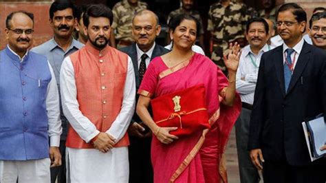 Union Budget Fm Nirmala Sitharaman Wears Traditional Temple