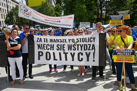 Protest pielęgniarek i położnych Powodem dysproporcje w zarobkach i