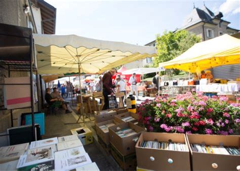 Le March Du Livre Village Suisse Du Livre St Pierre De Clages