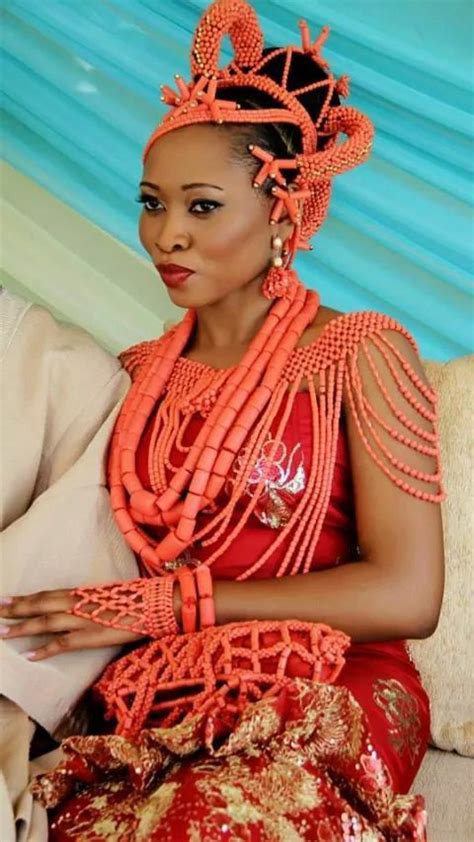 Pin By Ekahnzinga On African African Beads African Fashion Fashion