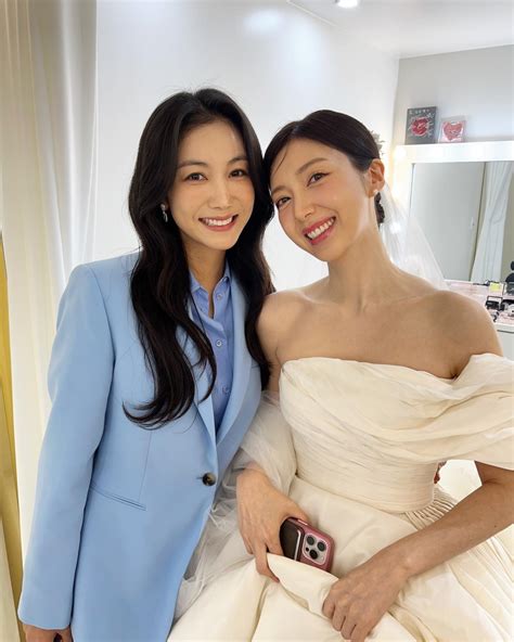 キム・オクビン、妹チェ・ソジンの結婚式の写真公開 「目が合ったら泣きそう」 Chosun Online 朝鮮日報