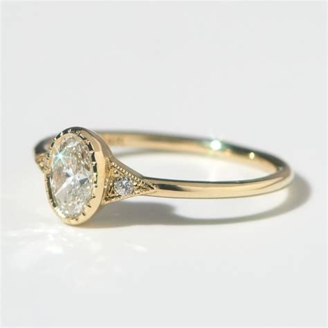 25 Stunning Art Deco Engagement Rings | Who What Wear