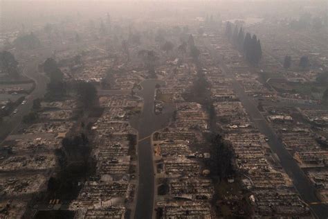 Los Incendios En La Costa Oeste De EEUU Arrasaron Pueblos Enteros Y