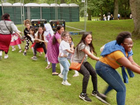 Tug Of War Girls Beeston Festival