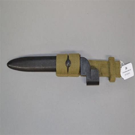 British Bayonet With Scabbard And Frog Edged Weapons Militaria