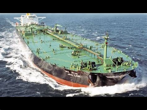 Best Top Giant Oil Tanker Ships Overcome Rogue Waves In Strongest Storm