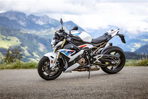 Essai Bmw M R Une Pistarde D Guis E En Naked Actu Moto