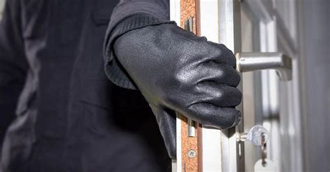 How Burglars Break Into The House And How You Can Prevent Them Live