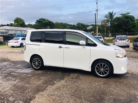 For Sale 2012 TOYOTA VOXY 34 CALEDONIA ROAD MANDEVILLE