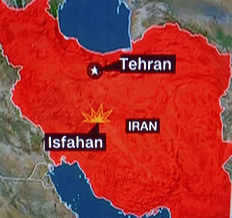 Ultim Ora Israele Attacca L Iran Tre Forti Esplosioni A Esfahan