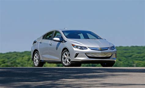 Chevrolet Volt Reviews Chevrolet Volt Price Photos And Specs