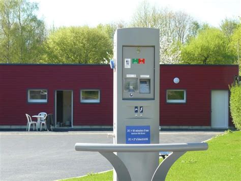 Borne De Service Et Aire De Stationnement Pour Camping Car Juvigny