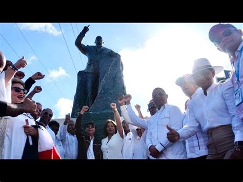 Alcalde Manuel Jiménez inaugura estatua monumental en honor Peña Gómez