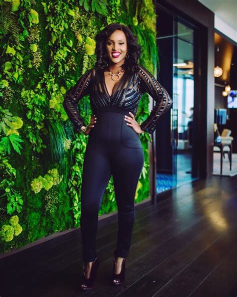 9 Hot Sexy Kobi Kihara Bikini Pics