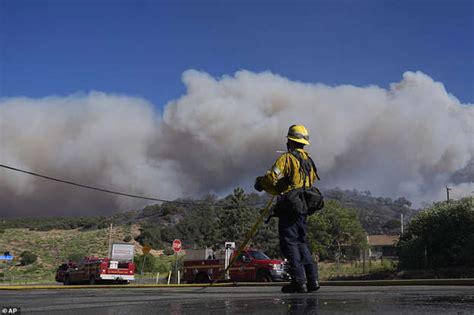 Mass Evacuations Across La As Wildfires Spread Through California