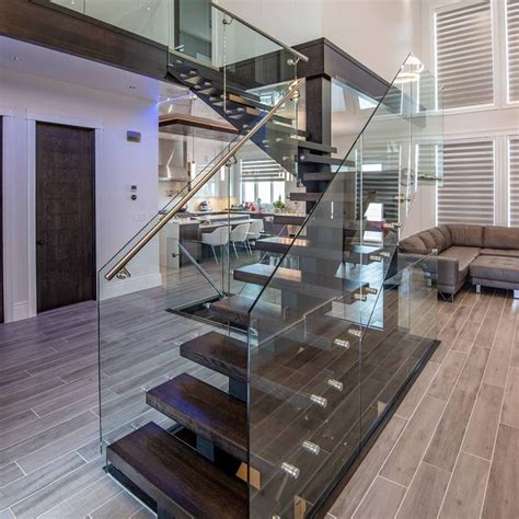 Modern Design Indoor Mono Stringer Beam Straight Staircase With Glass