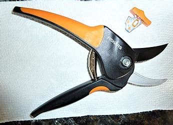 Fiskars 7943 Softgrip Bypass Pruner Amazon Ca Patio Lawn Garden