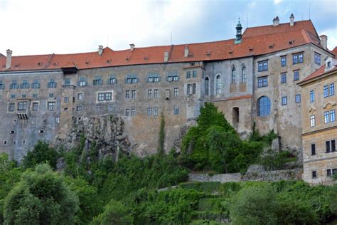 Exploring the Enchanting Cesky Krumlov Castle