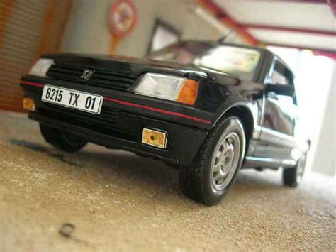 Miniature Peugeot 205 GTI 1 18 Solido GTI 1 9 Noire Onyx Voiture