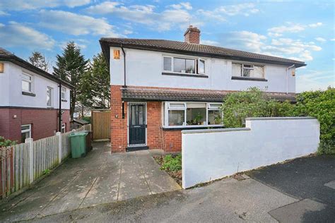 Woodside View Leeds West Yorkshire 3 Bed Semi Detached House For Sale