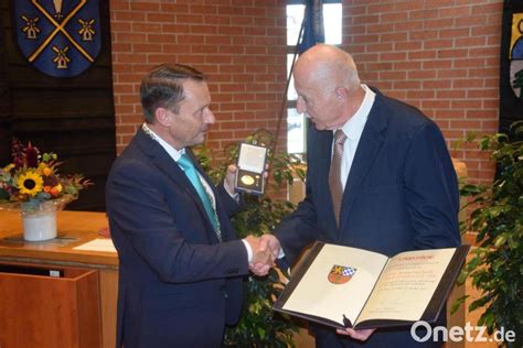 Goldene Bürgermedaille für Josef Gebhardt Ein Mensch der hohes