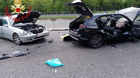 Incidente In A9 Tra I 4 Feriti Anche Un 16enne Ed Un 12enne Il Saronno