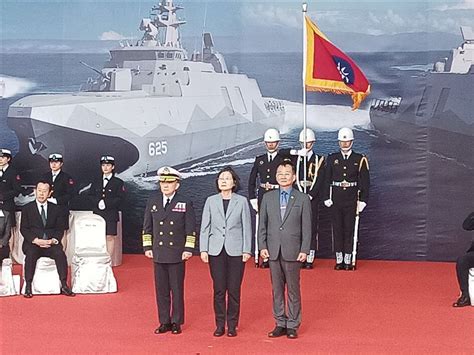 海軍沱江級安江、萬江艦交艦 小英親出席 鏡週刊 Mirror Media