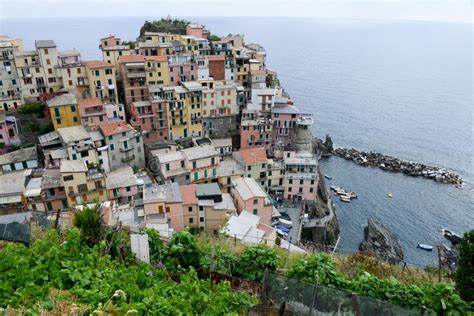 Het Dorp Van Manarola Op Cinque Terre Stock Afbeelding Image Of Hemel