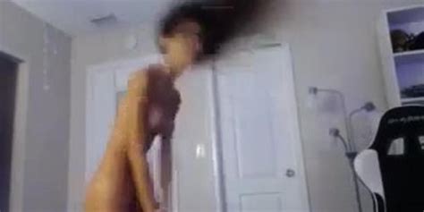 Webcam AK Dances Naked Tnaflix