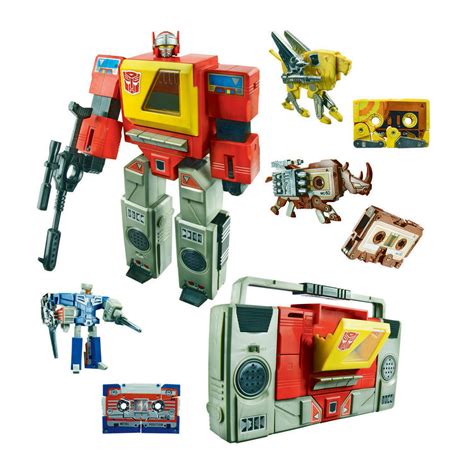 1 Toy Transformers Sdcc Exclusive Blaster And Mighty Mugg Prowl In Stock