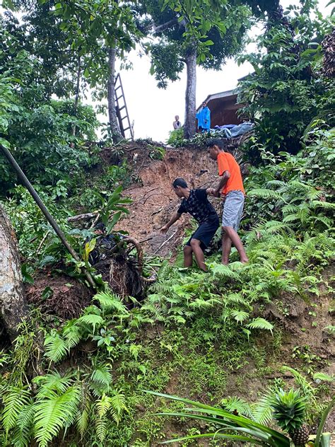 Intensitas Hujan Tinggi Terdapat 10 Titik Tanah Longsor Dan Banjir Di