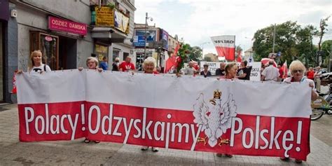 Kluby Gazety Polskiej Pozna Sierpie R Miesi Cy Po