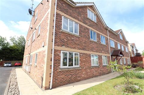 Owlcotes Road Pudsey West Yorkshire Ls28 2 Bed Flat For Sale £135000