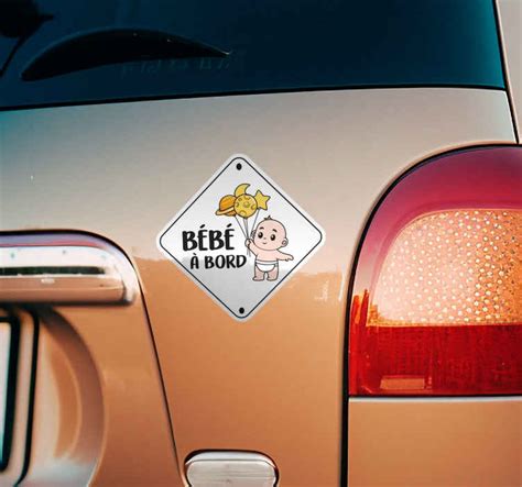 Autocollant pour voiture dessin animé bébé à bord TenStickers